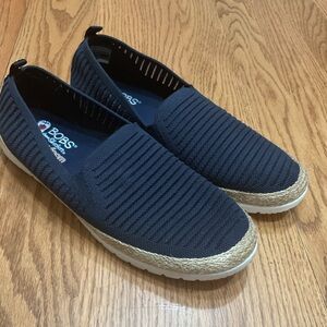 Skechers Bobs memory foam women’s navy and Tan Slip-On Loafers size